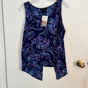 Women’s Medium Floral Sleeveless Top Blouse NWT Blue Purple Summer Office Casual